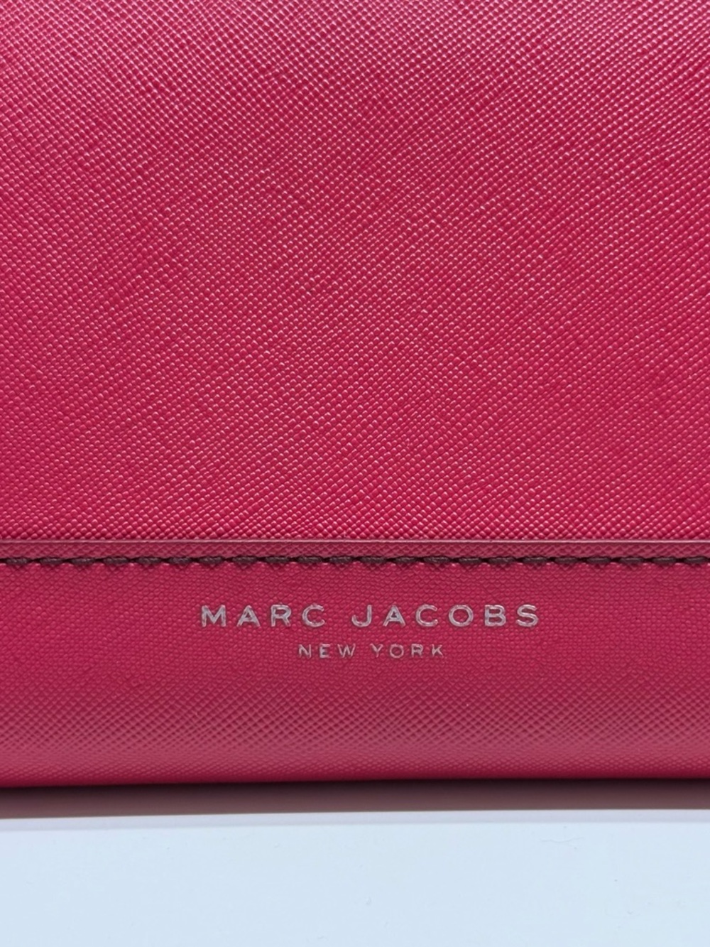 MARC JACOBS - PINK SAFFIANO LEATHER LONG ZIP AROUND WALLET - Picture 11 of 12